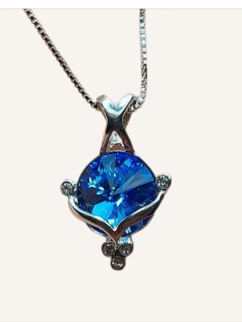 NWT Nadine West Bermuda Blue Crystal Rivoli Rhinestone Necklace 18"